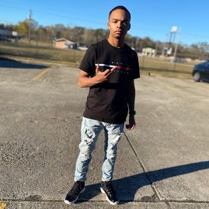 Meet your Posher, Alaric